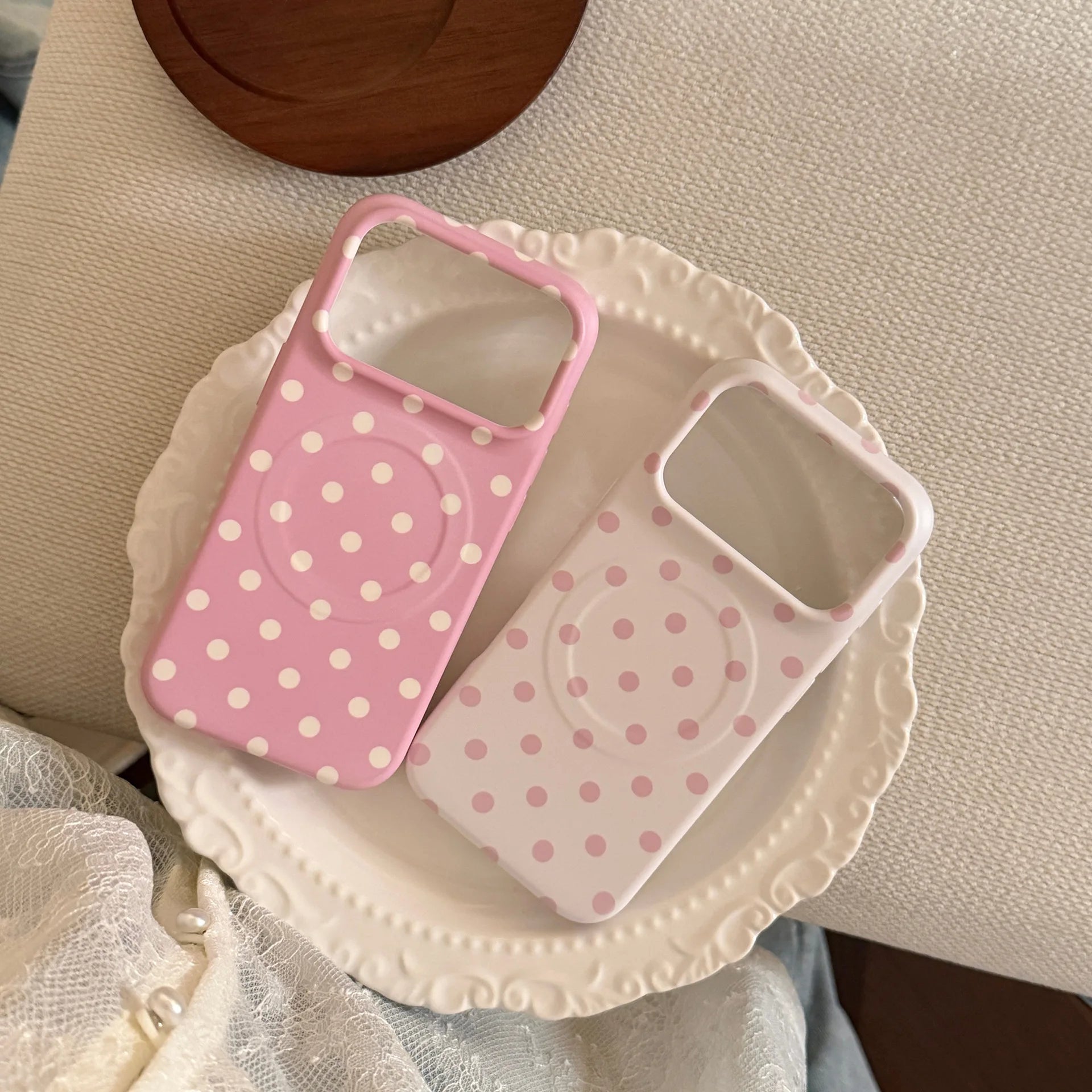 Full Screen Polka Dots Pattern Magnetic iPhone Case
